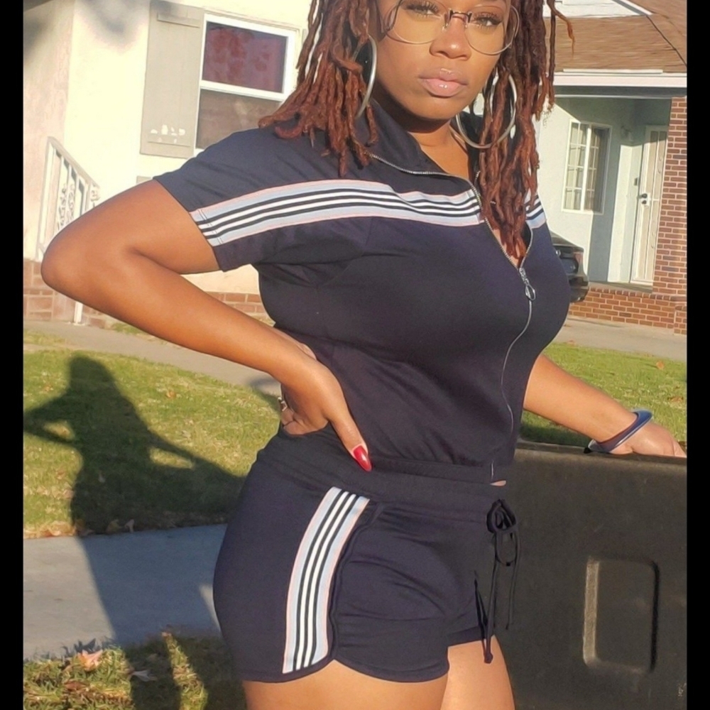 2 Piece Color Thread Navy Blue Short Set Size Medium - Picture 3 of 3